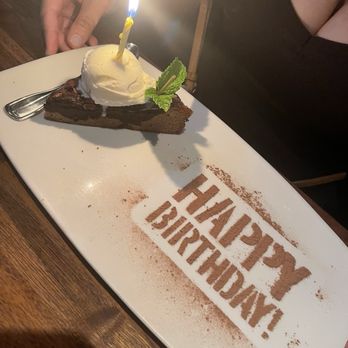 Yard House - Birthday Cakes - New American Near Me - Las Vegas, Nevada Yard House - Birthday Cakes - New American Near Me - Las Vegas, Nevada