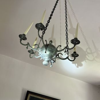 Smith's Fort Plantation - Chandelier made in 1717 - Museums Near Me - Surry, Virginia Smith's Fort Plantation - Chandelier made in 1717 - Museums Near Me - Surry, Virginia