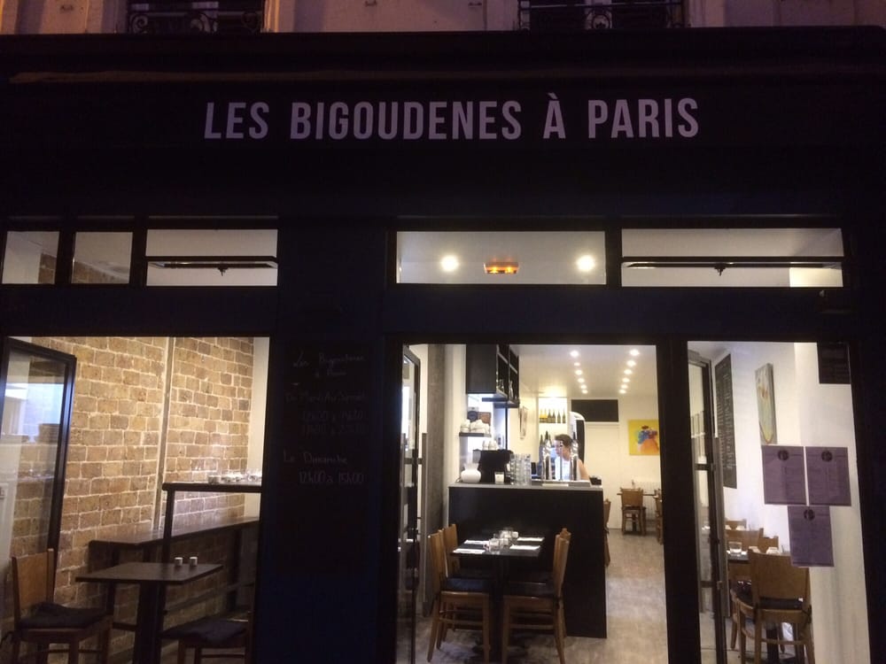 LES BIGOUDÈNES À PARIS 36 rue des Moines, Paris, France Creperies