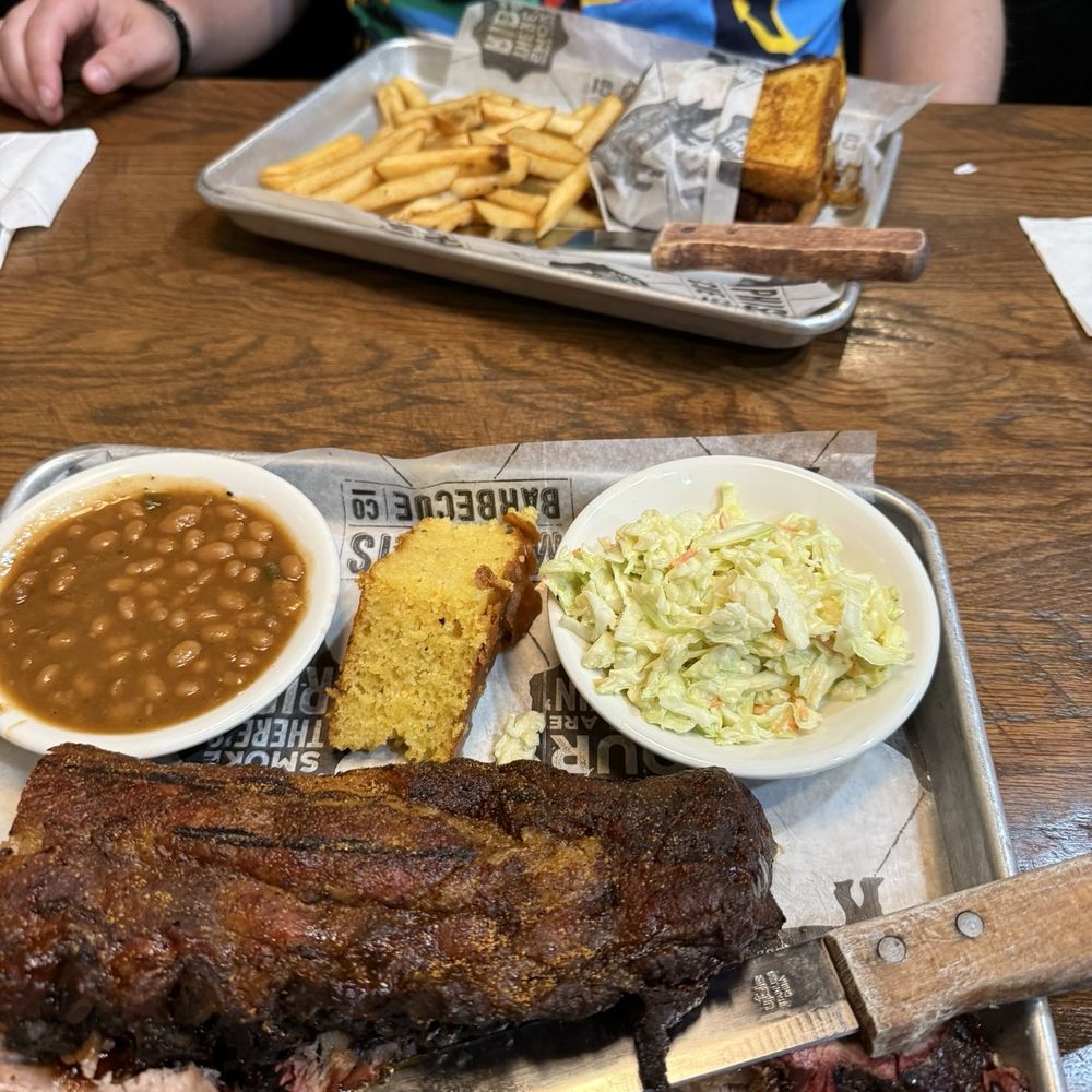 Memphis Barbecue - Pitmaster Sampler and the Burnt Ends Cheddar Melt - Barbeque Near Me - Horn Lake, Mississippi Memphis Barbecue - Pitmaster Sampler and the Burnt Ends Cheddar Melt - Barbeque Near Me - Horn Lake, Mississippi