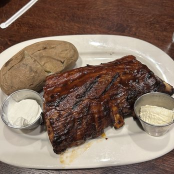 Houlihan's - Bars Near Me - Secaucus, New Jersey