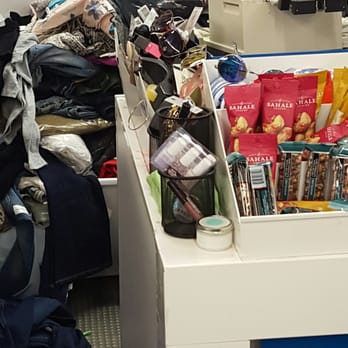 Old Navy - Piles everywhere - Men's Clothing Near Me - Rockville, Maryland