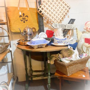 The Shabby Barn - Antiques Near Me - Dallas, Oregon The Shabby Barn - Antiques Near Me - Dallas, Oregon
