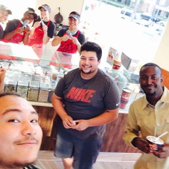 Cold Stone Creamery - This is the most lit squad at Coldstone we will be back Shank,Bri,Tegan,Kyndred - Ice Cream & Frozen Yogurt Near Me - Long Beach, California