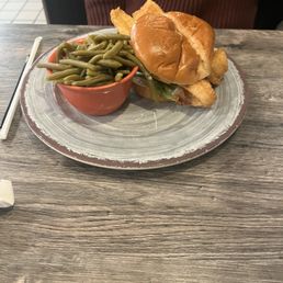 Flounder Sandwich with Green Beans Flounder Sandwich with Green Beans