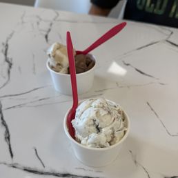 Split Scoop: But First + Reverse S'mores Tiny Scoop: Paris Morning Split Scoop: But First + Reverse S'mores Tiny Scoop: Paris Morning