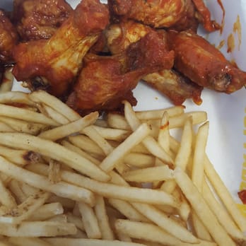 Buffalo Wild Wings - I'm pretty sure that isn't boneless which is what I asked for - Chicken Wings Near Me - Dublin, California Buffalo Wild Wings - I'm pretty sure that isn't boneless which is what I asked for - Chicken Wings Near Me - Dublin, California