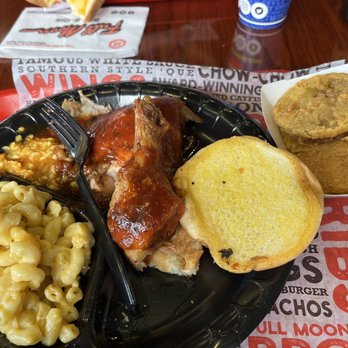 Full Moon BBQ - Bbq chicken meal - Barbeque Near Me - Tuscaloosa, Alabama