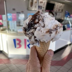 Baskin-Robbins - Plant-based nondairy Mint ChocoChuck