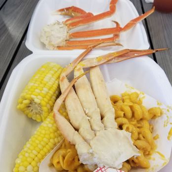 Steel Pier - Cluster of crab legs with mac and cheese and corn on the cob. - Amusement Parks Near Me - Atlantic City, New Jersey Steel Pier - Cluster of crab legs with mac and cheese and corn on the cob. - Amusement Parks Near Me - Atlantic City, New Jersey