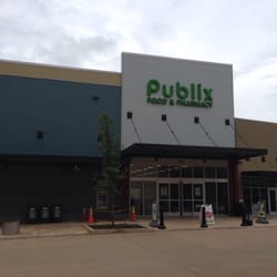 Publix - Store front.