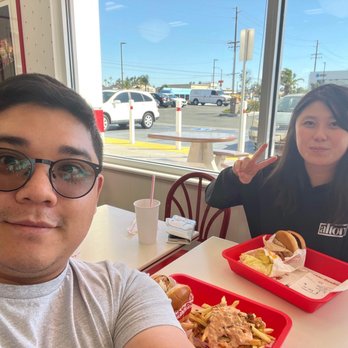 In-N-Out Burger - Leon taking the photo. We r NOT on a date if anyone asks - Burgers Near Me - Stanton, California