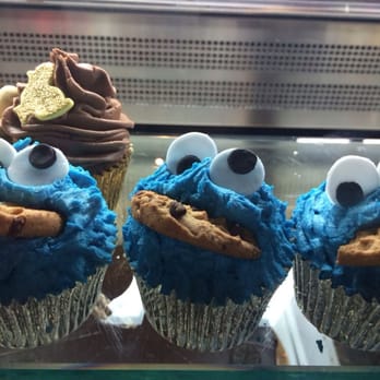 Creams - These Cookie Monster cakes look cool - Desserts Near Me - London, XGL