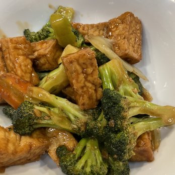 Huie's Chow Mein - Tofu with broccoli - Cantonese Near Me - Minneapolis, Minnesota Huie's Chow Mein - Tofu with broccoli - Cantonese Near Me - Minneapolis, Minnesota