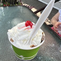 Scooper's Ice Cream Shoppe - Heath Sundae
