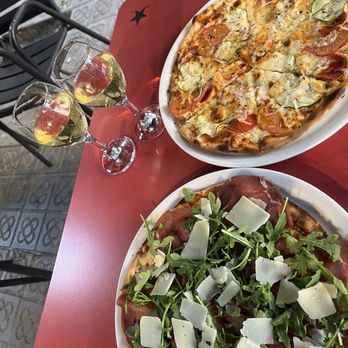 Pizzeria Carla - Pizza and wine! - Pizza Near Me - Barcelona, B Pizzeria Carla - Pizza and wine! - Pizza Near Me - Barcelona, B