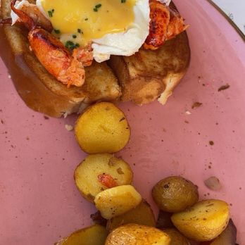 Nigel's Waterfront Restaurant - Lobster Benedict - Bars Near Me - Long Beach, California