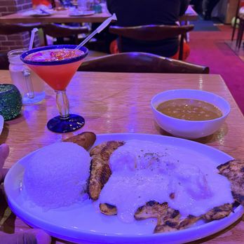 Noches de Colombia - Pechuga Marinara - Spanish Near Me - Englewood, New Jersey Noches de Colombia - Pechuga Marinara - Spanish Near Me - Englewood, New Jersey