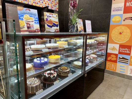 Red Ribbon Bakeshop by null