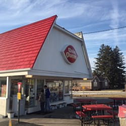 Dairy Queen Store - Outside of Dairy Queen in Paris, Illinois. There is no indoor seating although there is some benches and a drive thru.