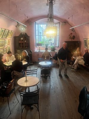 Camelot Cafe by null