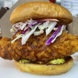 R Spot Kitchen - Chicken sandwich
