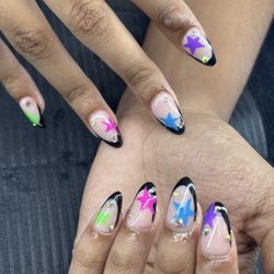 Pretty Nails - Probably one of my favorite designs I had excellent work!!