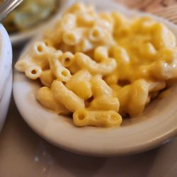 Claudia Sanders Dinner House - Mac and cheese was not great.