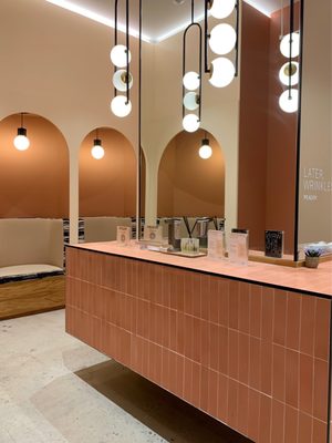 Peachy West SoHo by null