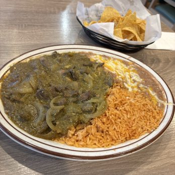 Max's Mexican Cuisine - Carne de res con salsa de tomatillo- delicious - Mexican Near Me - Azusa, California