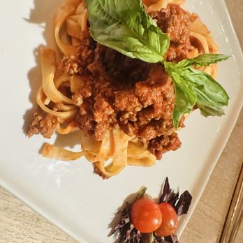 VV The Italian Experience - Bolognese - Italian Near Me - Cincinnati, Ohio