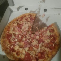 The works pizza (with goats cheese) The works pizza (with goats cheese)