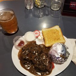 Gus' Steak & Pizza House - Peppercorn Steak minus the 3 stems of Broccoli which I ate before taking this photo