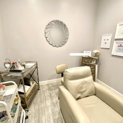 Makeup & Beauty Parlour