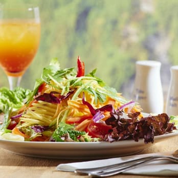 Thuday Restaurant - Salat mit Mango - Vietnamese Near Me - Dusseldorf, NW Thuday Restaurant - Salat mit Mango - Vietnamese Near Me - Dusseldorf, NW