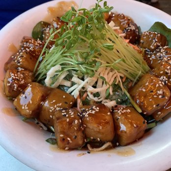 Deville Dinerbar - General Tao Salad (tofu) - Diners Near Me - Montreal, Quebec Deville Dinerbar - General Tao Salad (tofu) - Diners Near Me - Montreal, Quebec