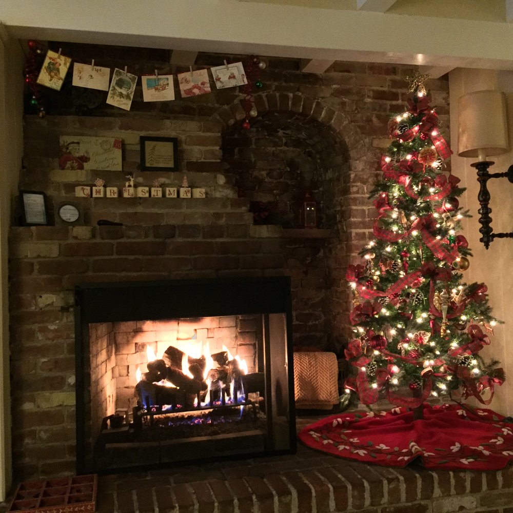 Carmel Cottage Inn - Our Christmas tree and decorations... - Hotels Near Me - Carmel, California Carmel Cottage Inn - Our Christmas tree and decorations... - Hotels Near Me - Carmel, California