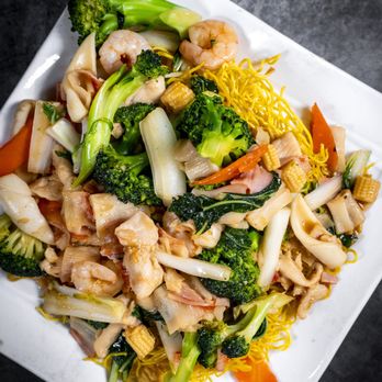 Caribbean Heat - Cantonese Chow Mein - Caribbean Near Me - Pickering, Ontario