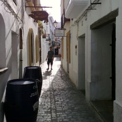Bar El Ombligo - Die Bar "El Ombligo" ist rechts unter dem Catavino (Sherryglas)