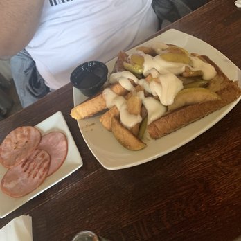 Teavolve - Apple Cinnamon French toast with Canadian bacon - Coffee & Tea Near Me - Baltimore, Maryland