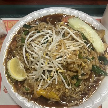 May's Bangkok Express - Crab drunken noodles - Thai Near Me - Ferndale, Michigan May's Bangkok Express - Crab drunken noodles - Thai Near Me - Ferndale, Michigan