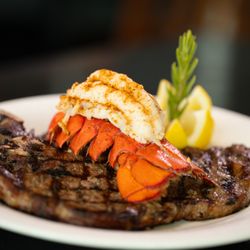 Spirit Lake Casino & Resort - Spirit Lake Casino & Resort The View restaurant food