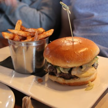 Amsterdam BrewHouse - Brisket cheeseburger - Breweries Near Me - Toronto, Ontario Amsterdam BrewHouse - Brisket cheeseburger - Breweries Near Me - Toronto, Ontario