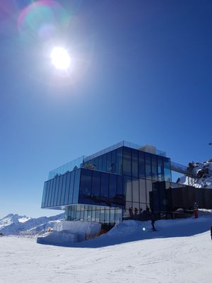 Restaurant ice Q by null