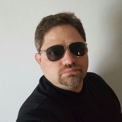 Michael Oddo - Comedy Club Hypnotist - Prior to showtime hypnosis gaze