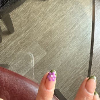 Cheri Nail Bar - Attempt at nail design on right hand - Nail Salons Near Me - Fullerton, California Cheri Nail Bar - Attempt at nail design on right hand - Nail Salons Near Me - Fullerton, California