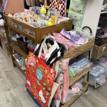 Keiki 2 Keiki - Accessories galore - Children's Clothing Near Me - Honolulu, Hawaii Keiki 2 Keiki - Accessories galore - Children's Clothing Near Me - Honolulu, Hawaii