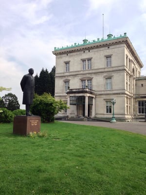 Villa Hügel by null
