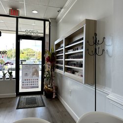 Starlight Nails - Clean and airy salon space