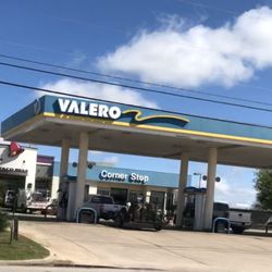 Valero Corner Stop - Exterior